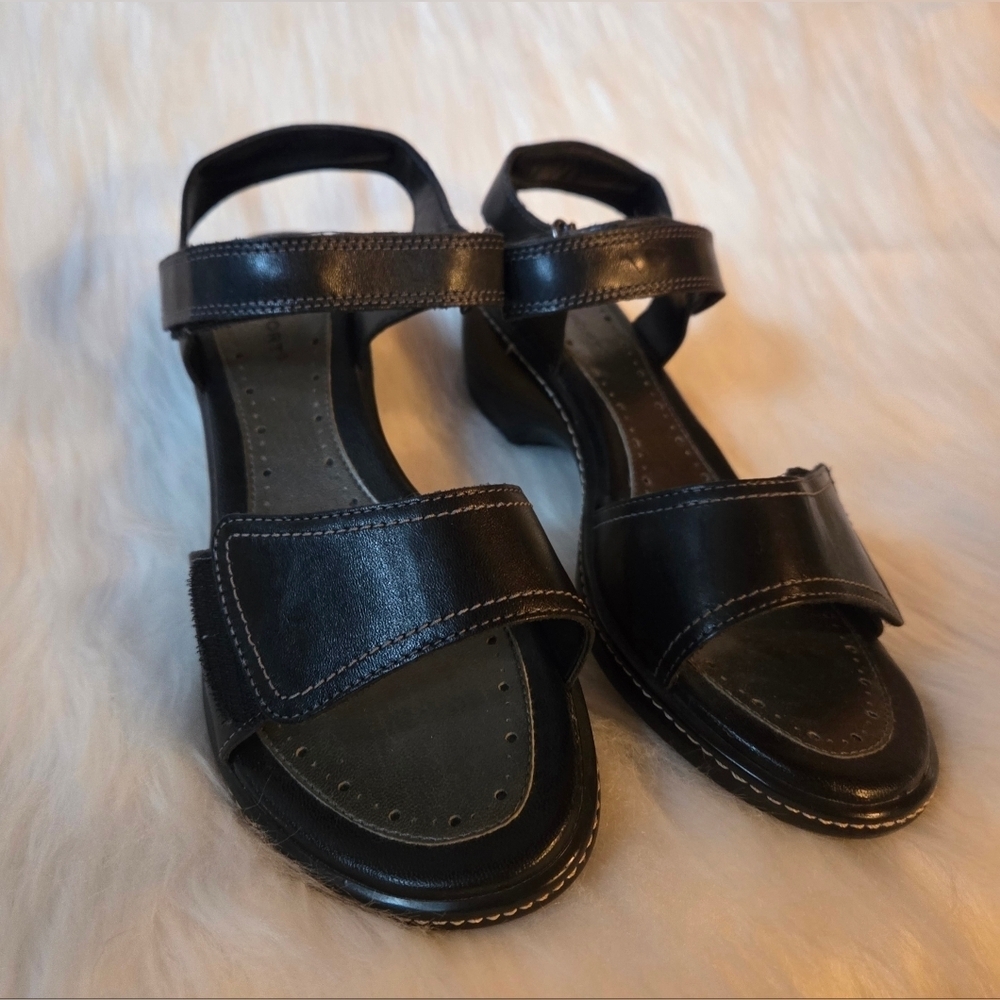 Rockport Classic Comfort Kitten Heel Genuine Leather Sandals (NWOT)